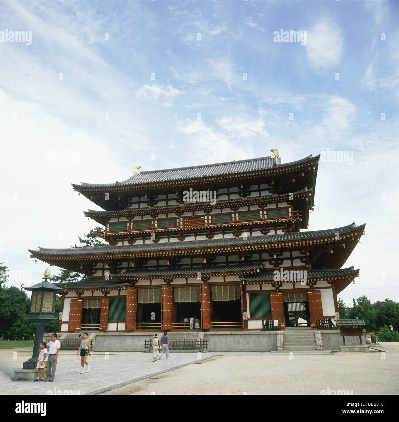 Giappone, Nara, Tempio di Yakushi-ji tempio dedicato nel 698 e ricostruita nel 1976, Foto Stock