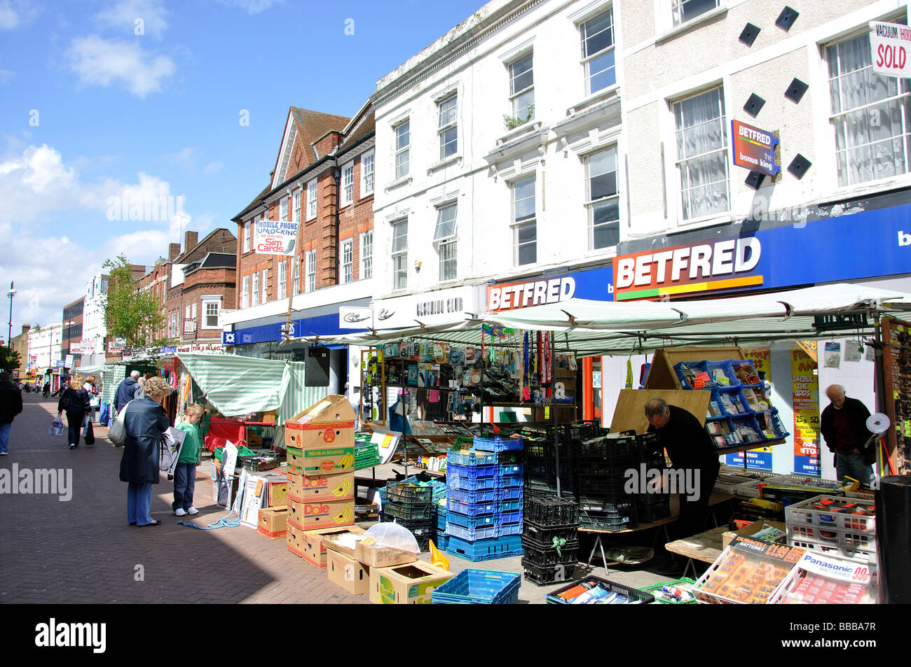Street Market, High Street, Sutton, London Borough of Sutton, Greater London, England, Regno Unito Foto Stock
