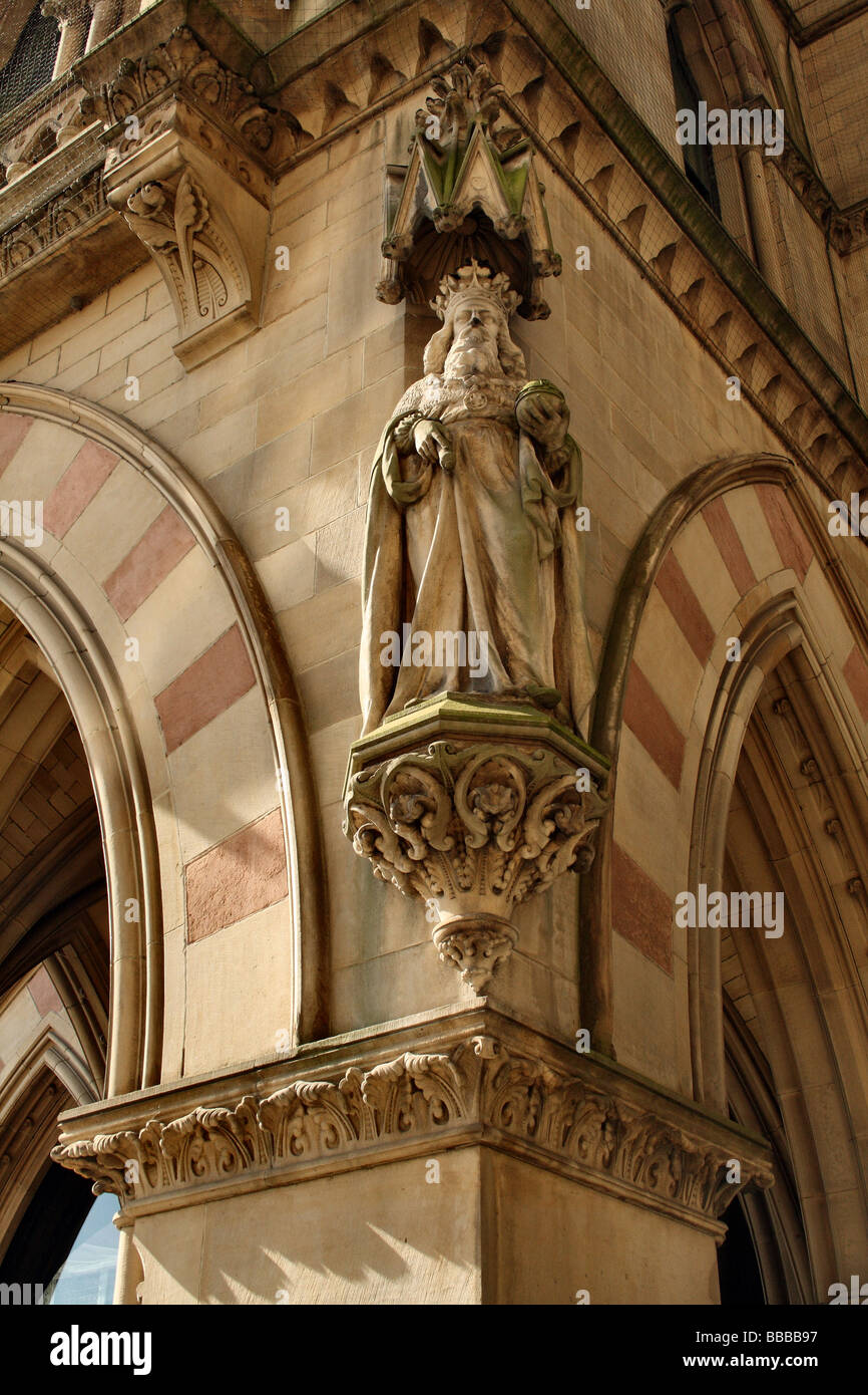 Wool Exchange Bradford Yorkshire England Regno Unito e una statua di Re Edoardo III che notevolmente promosso commercio della lana Foto Stock