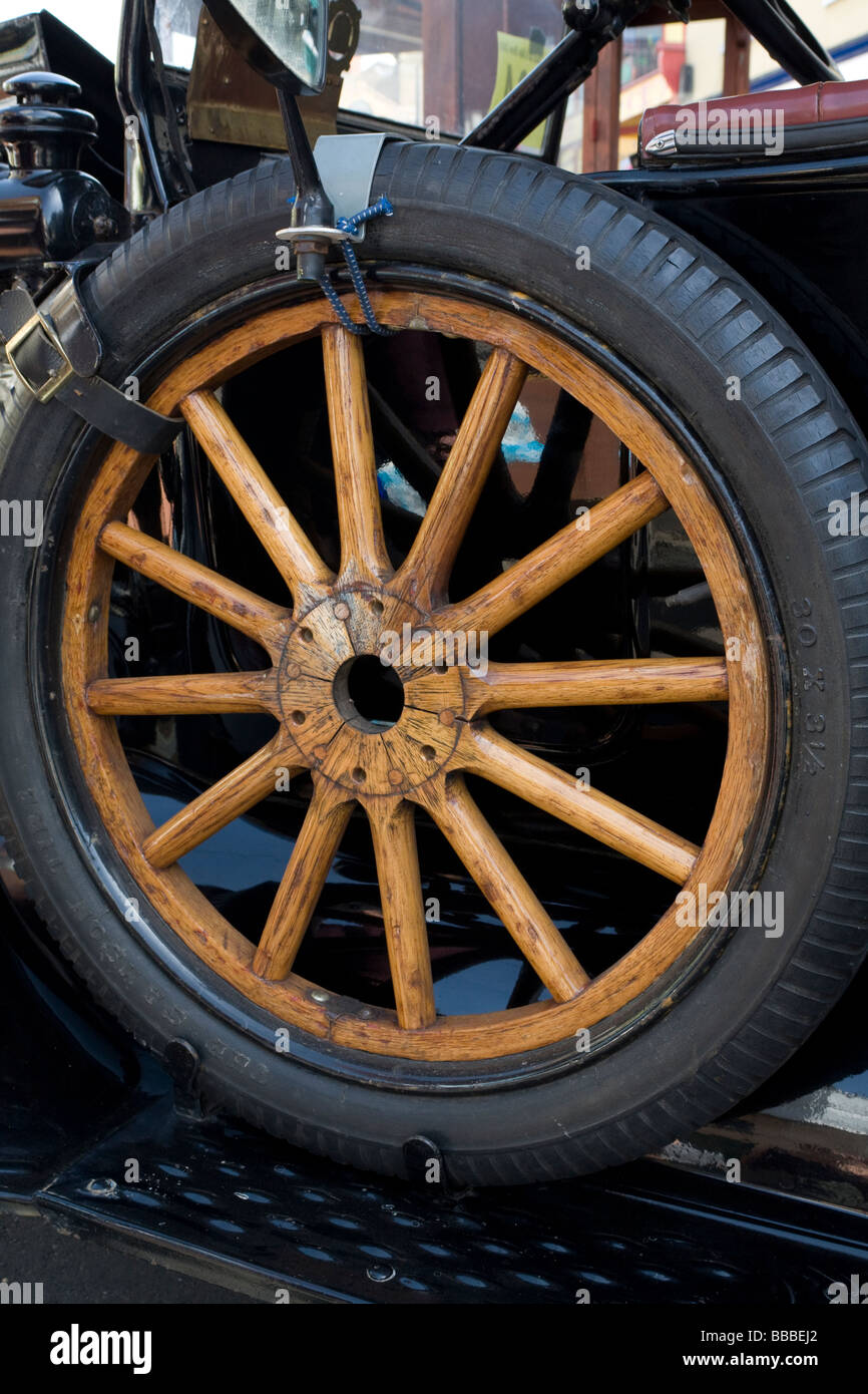 Grande ruota di scorta Foto Stock