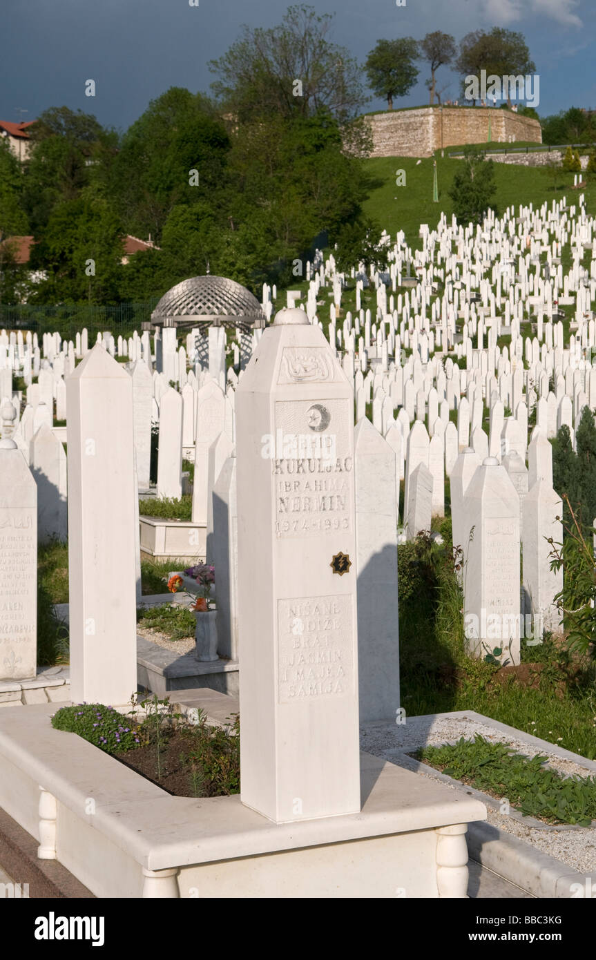 I martiri " Memorial Cemetery Kovaci per vittime di guerra a Stari Gradi distretto, a Sarajevo capitale della Bosnia ed Erzegovina Foto Stock