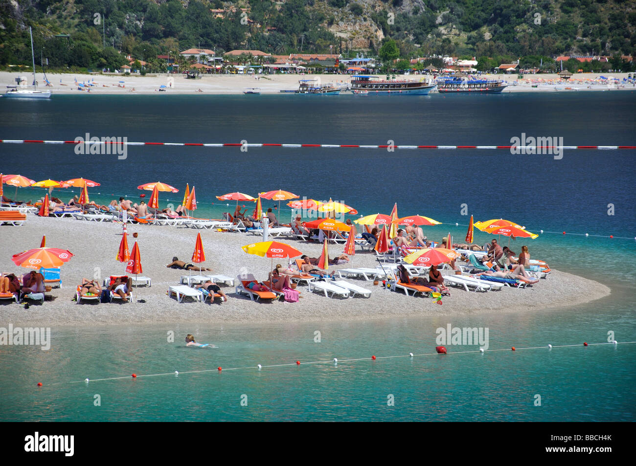 Blue Lagoon Beach, Oludeniz, provincia di Mugla, Repubblica di Türkiye Foto Stock