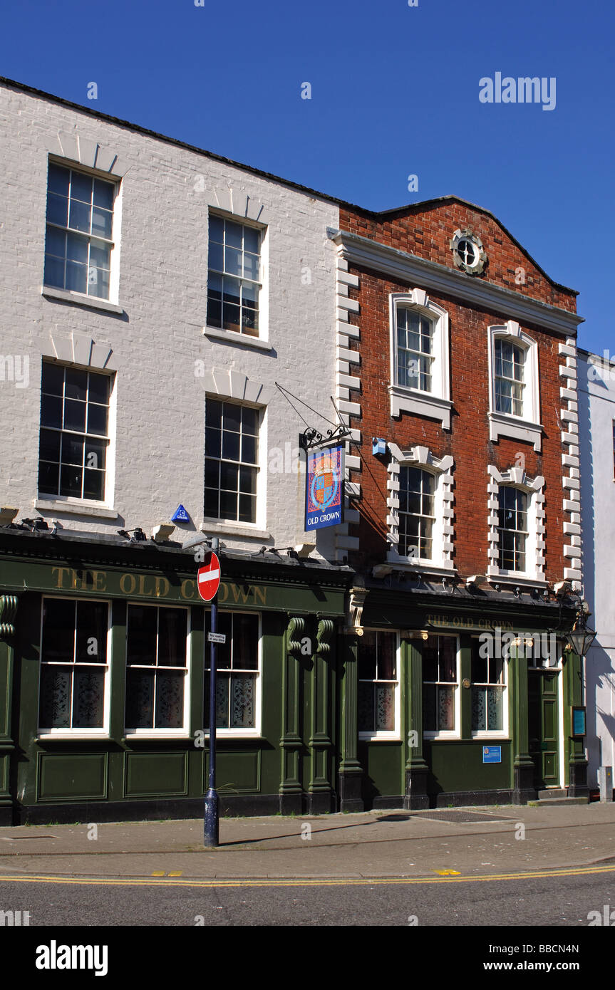 Il vecchio pub di corona, Gloucester, Gloucestershire, England, Regno Unito Foto Stock