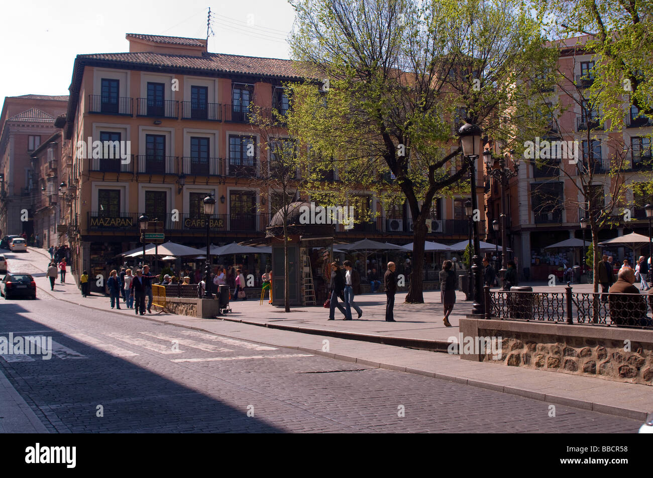 Toledo, Plaza de Zocodover, popolari lugar de la reunion en el centro de la ciudad, con distintos bares y restaurantes Foto Stock