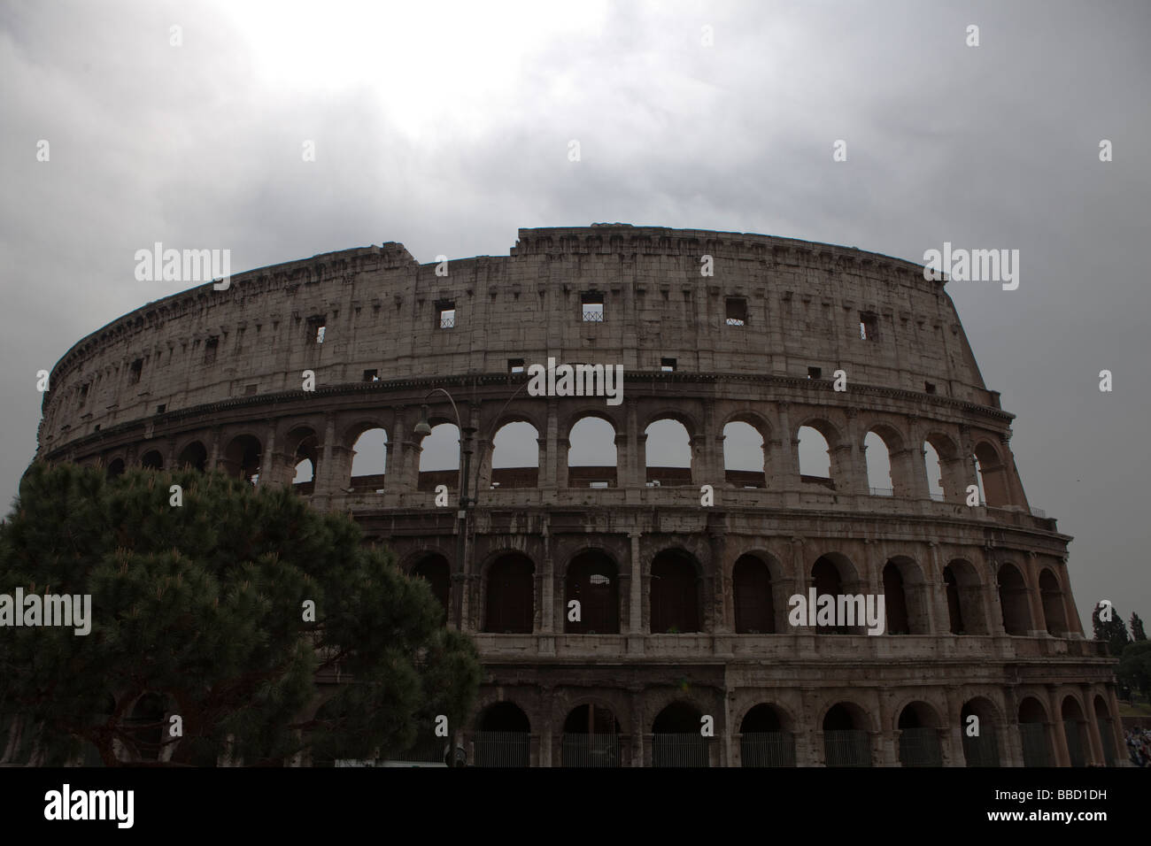 Italia Lazio Roma Colosseo e nuvole Foto Stock