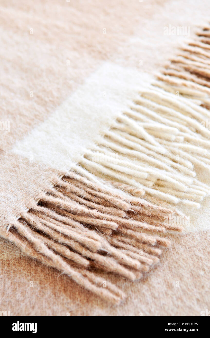 Caldo e morbido piegato lana di alpaca coperta con frangia Foto Stock
