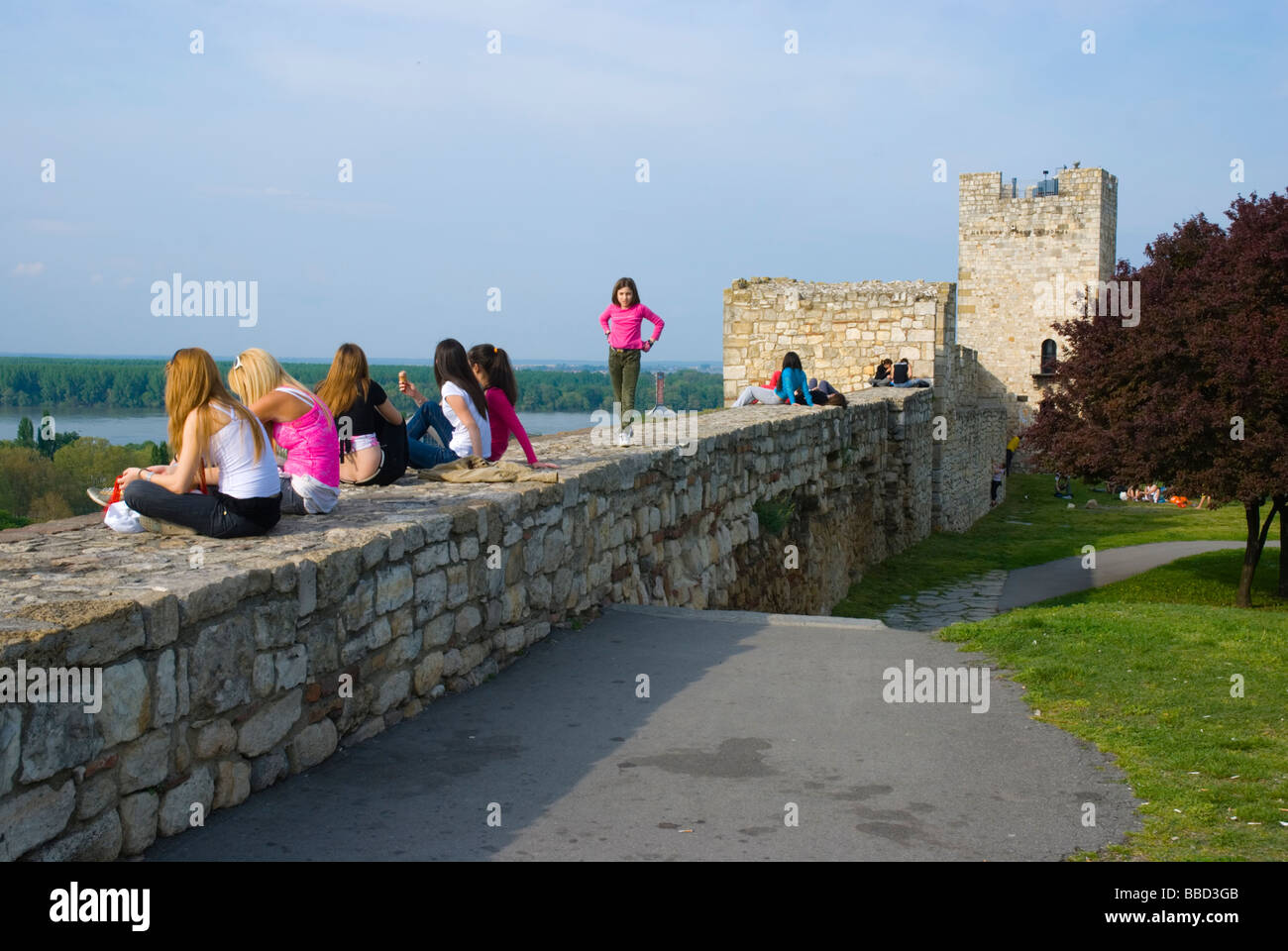 Le donne a Fortezza Kalemedgan park in Belgrade Serbia Europa Foto Stock