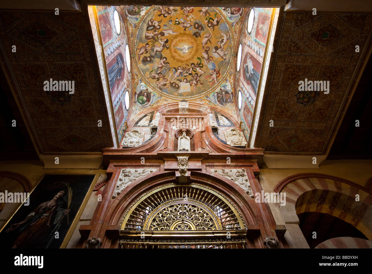 Illustrazione di cattolica all interno della cattedrale o la Mezquita a Cordoba Spagna Foto Stock