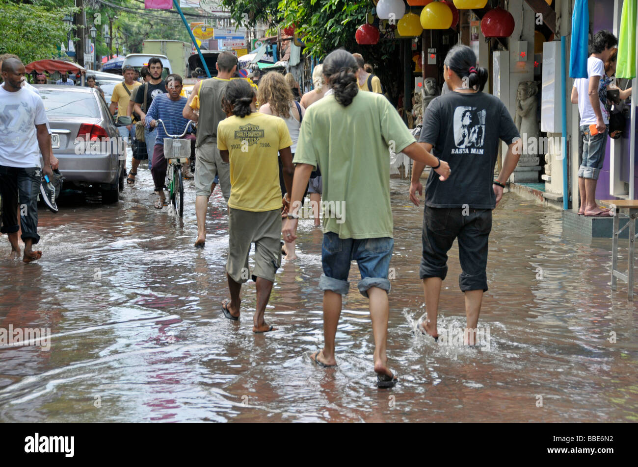 Parzialmente allagato strade dopo una violenta tempesta, Bangkok, Thailandia, Asia Foto Stock