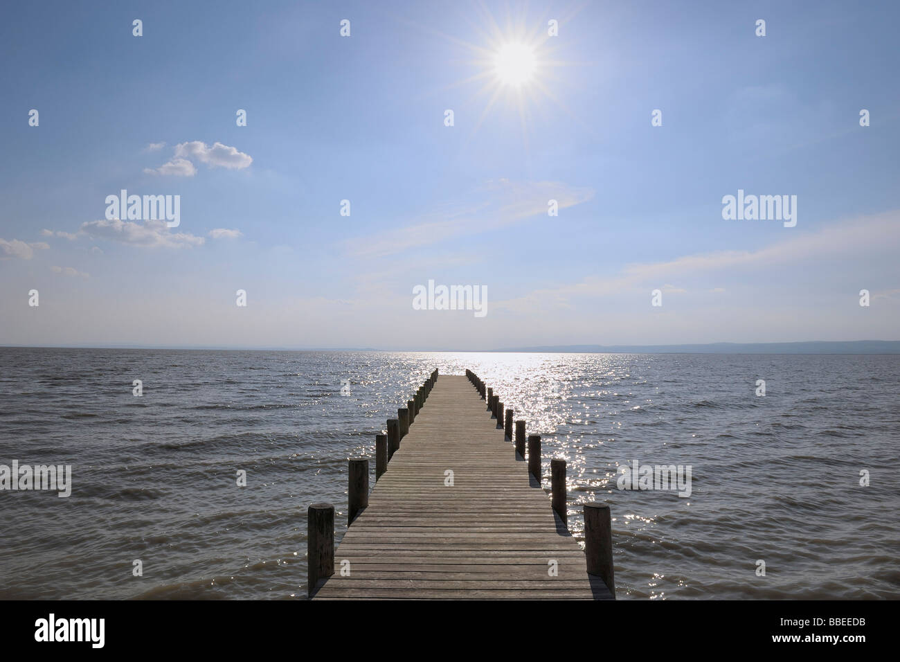 Dock sul Lago Neusiedl, Austria Foto Stock