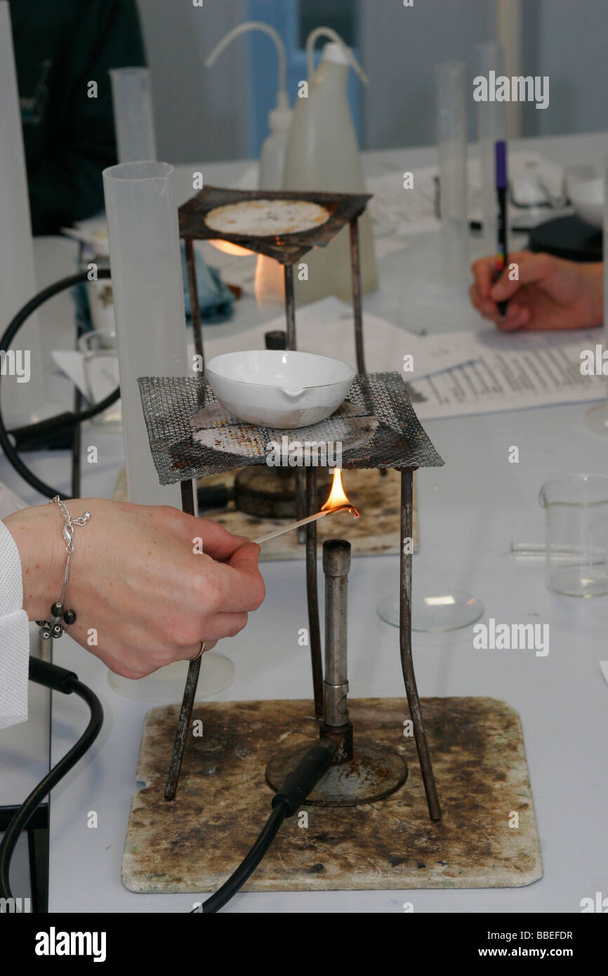 Brûleur Bunsen / Lampe à Alcool De Laboratoire - Réglable, Avec Mèche - Marque Medentra