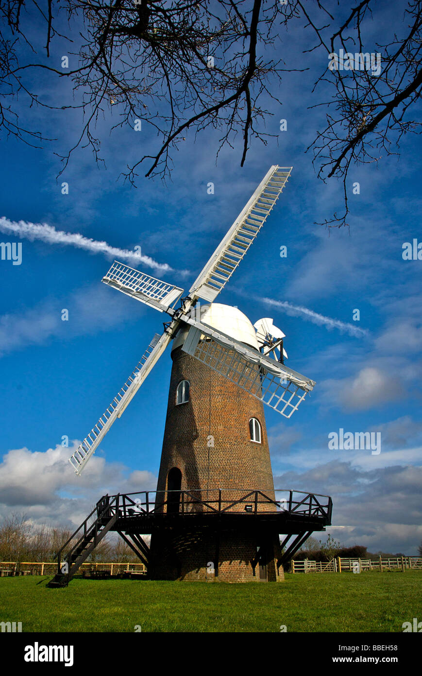 Wilton Windmill vicino a Marlborough Tower Mill brevetto vele di tela Wiltshire costruito 1821 restaurato 1976 Wessex pietra farina di massa Foto Stock