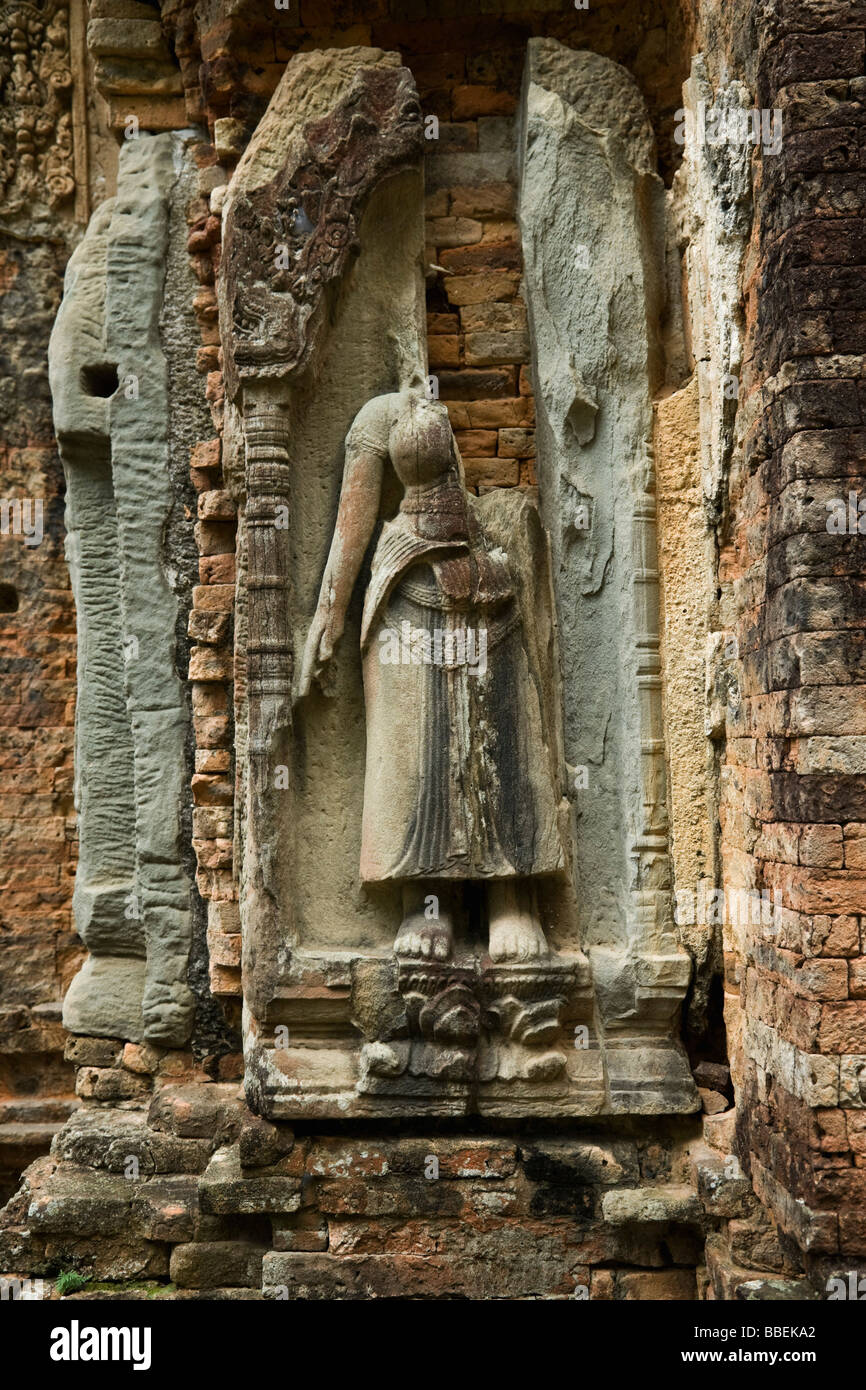 Rilievo scultoreo, Preah Ko, Tempio di Angkor, Cambogia Foto Stock