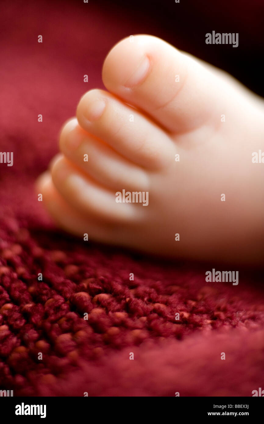 Close up sulle dita di un paio di mesi baby boy Foto Stock