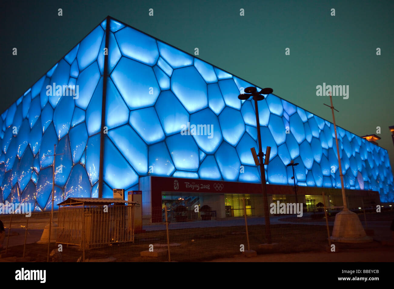 La Beijing National Aquatics Centre è visto di notte Foto Stock