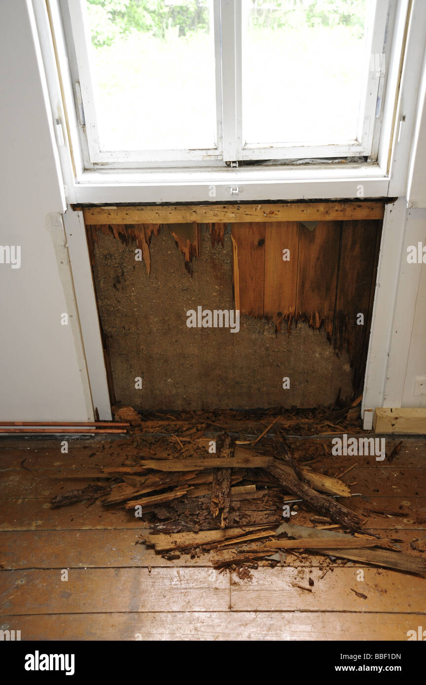 Vecchia parete in legno, casa di ristrutturazione Foto Stock
