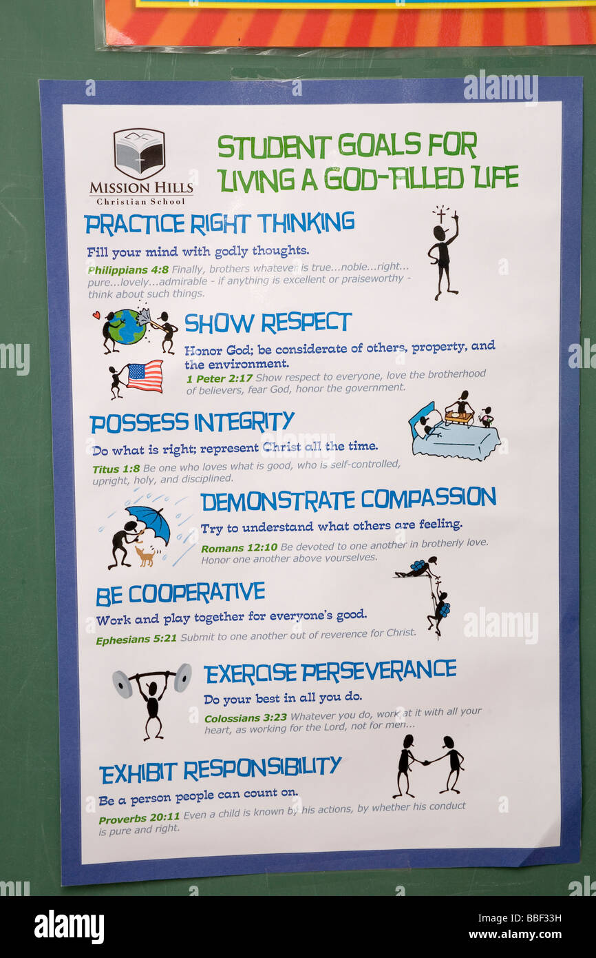 Regole morali scritti sulla bacheca in aula © Myrleen Pearson Foto Stock