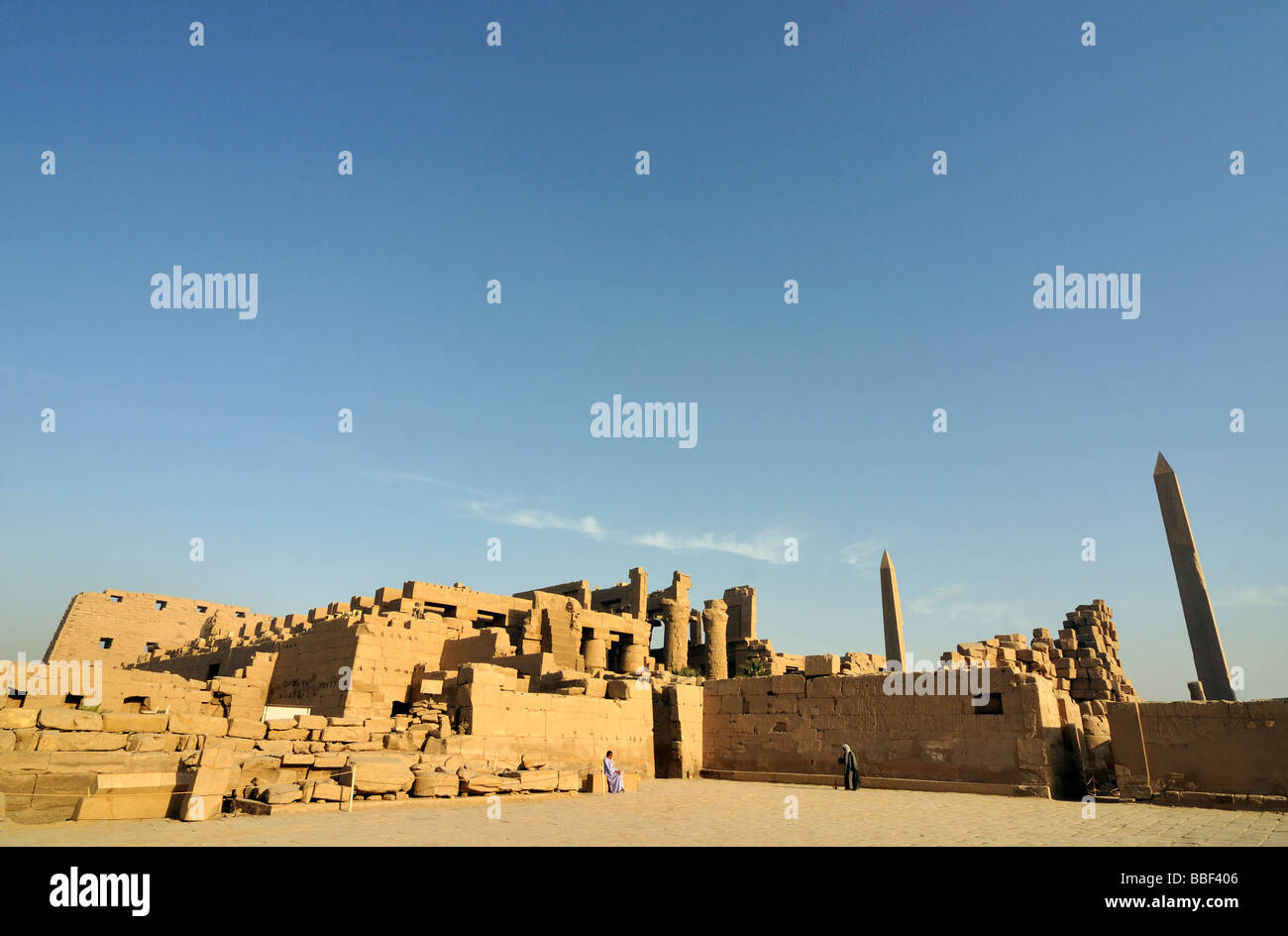 Cortile della Cachette al distretto di Amun Re Tempio di Karnak complesso nei pressi di Luxor in Egitto Foto Stock