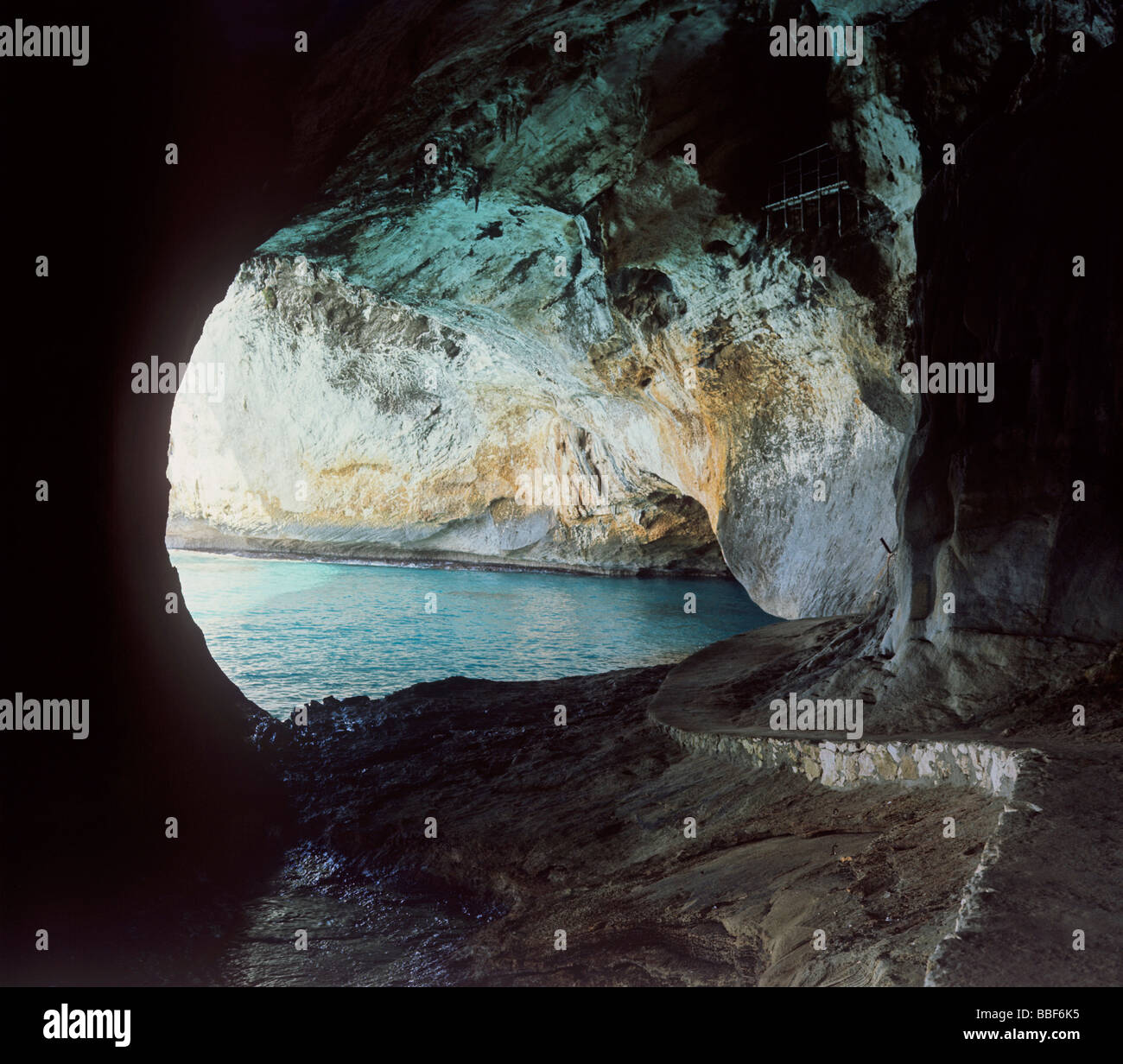 Grotta della grotta del bue marino vicino resort di cala gonone isola di Sardegna Italia Foto Stock