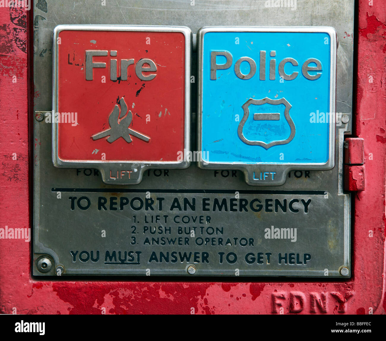 La polizia di fuoco pulsante di emergenza, New York Foto Stock