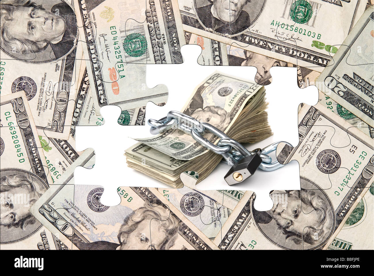 Un puzzle di denaro con incatenati e bloccato il denaro e pezzi mancanti fornisce molte inferenze finanziaria per un designer Foto Stock