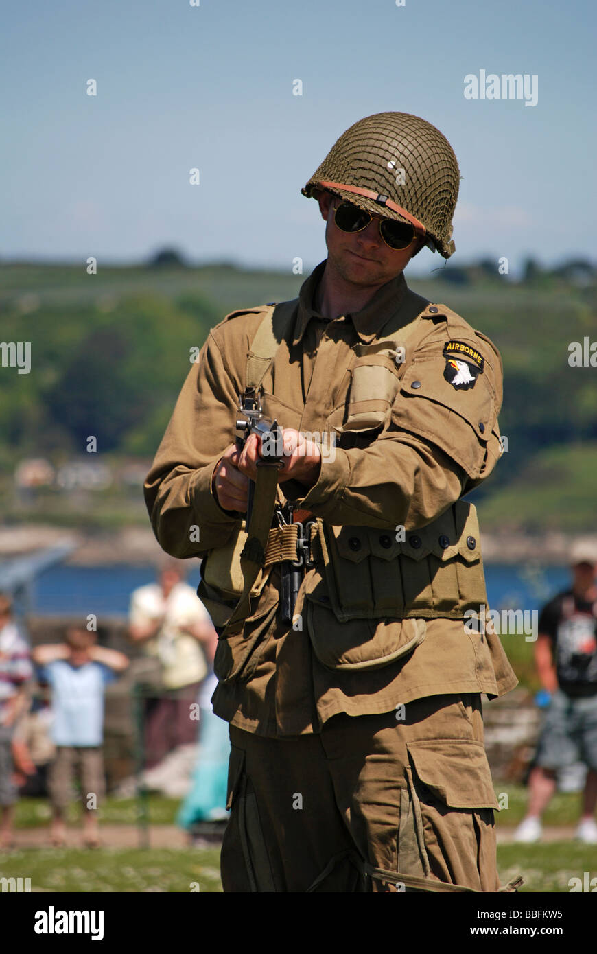 Un paracadutista americano a d.giorno giorno del ricordo in falmouth,cornwall, Regno Unito Foto Stock