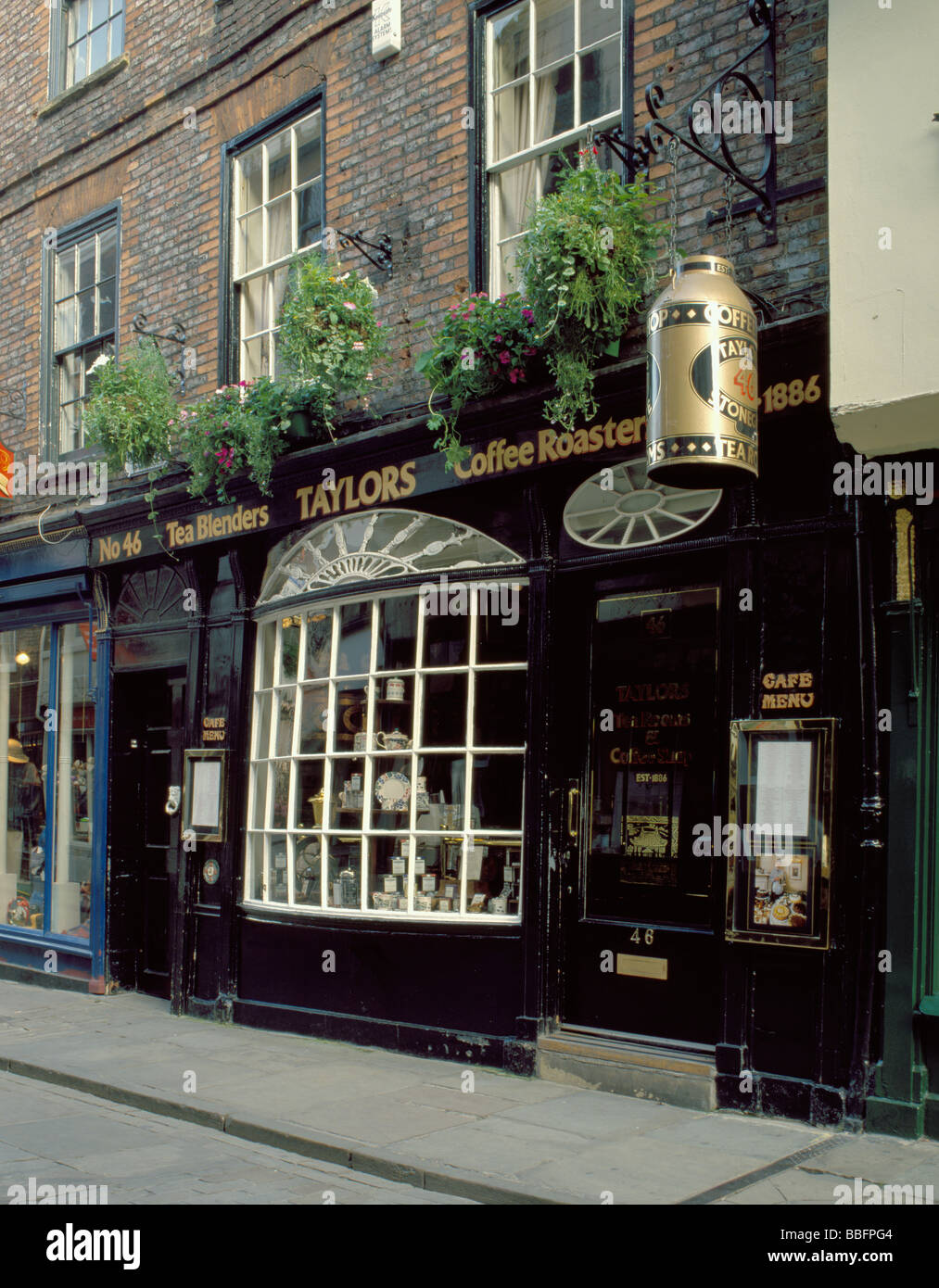 Taylor Coffee Shop, Stonegate, città di York, North Yorkshire, Inghilterra, Regno Unito. Stabilito 1886. Foto Stock