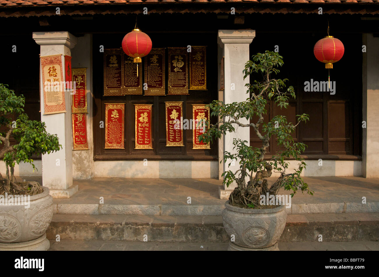 In dettaglio il Tempio della Letteratura in Hanoi Vietnam del Nord Foto Stock