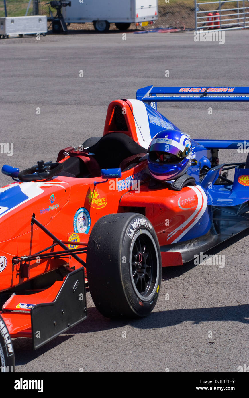 Formul Renault auto racing in Park Ferme zona paddock Oulton Park Motor Racing circuito cheshire england Foto Stock