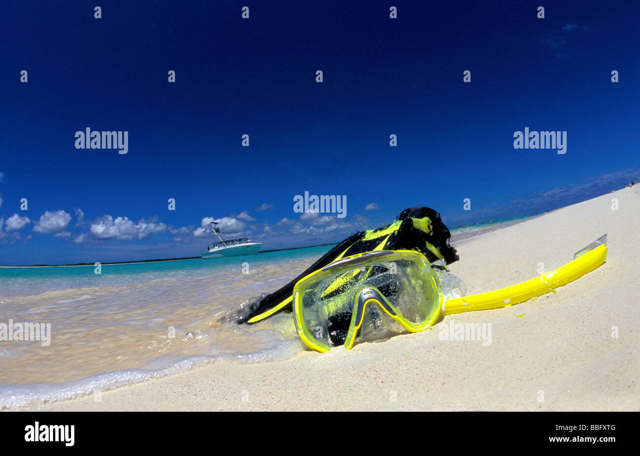 Equipaggiamento per lo snorkeling sulla spiaggia. Foto Stock