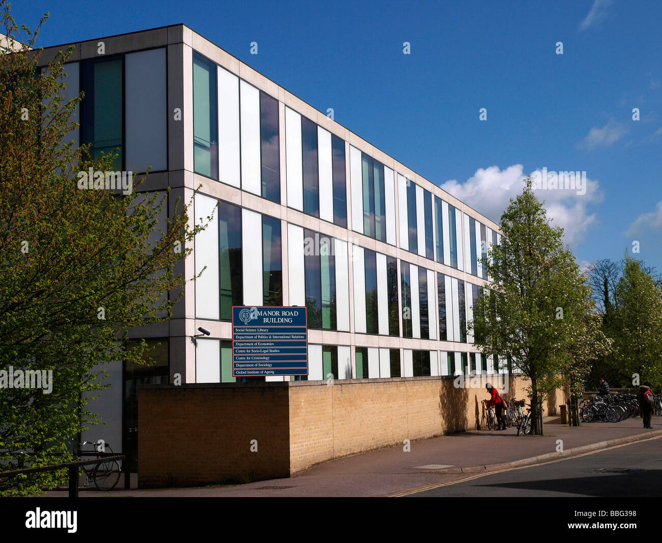 Università di Oxford Manor Road edificio ospita la scienza sociale Dipartimento e biblioteca come pure la Facoltà di Economia Foto Stock