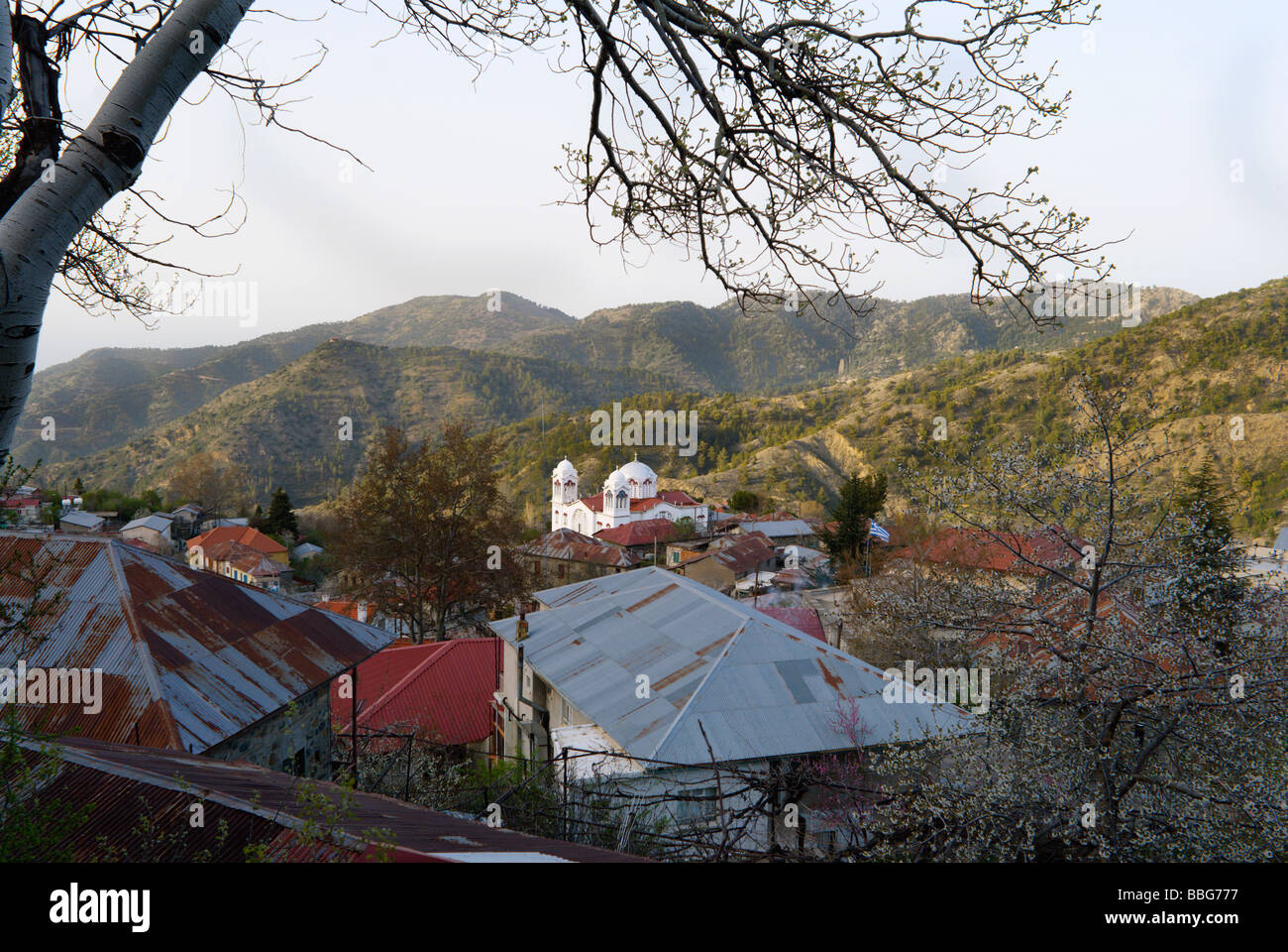 La bellissima isola di Cipro. Monti Troodos, villaggio Pedoulas. Foto Stock