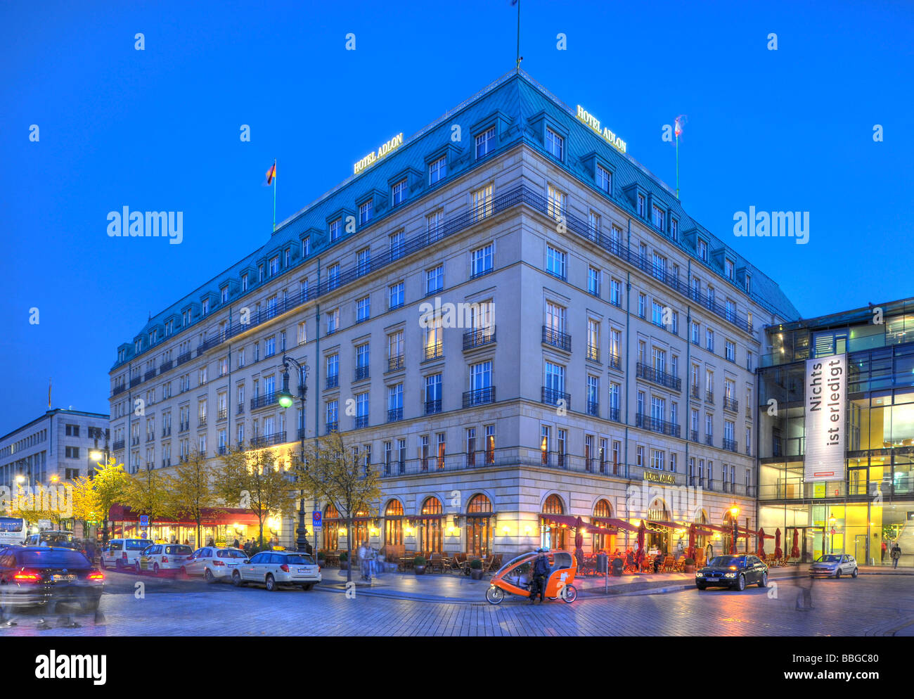 Tiro al crepuscolo, Adlon Hotel, Berlin, Germania, Europa Foto Stock