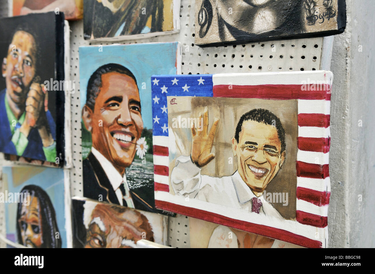 Dipinti di U.S. Il presidente Barack Obama per essere venduti ai turisti, venditori ambulanti, Salvador, Bahia, Brasile, Sud America Foto Stock