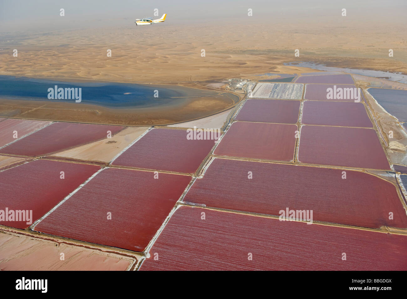 Saline vicino a Walvis Bay, fotografia aerea, Namibia, Africa Foto Stock