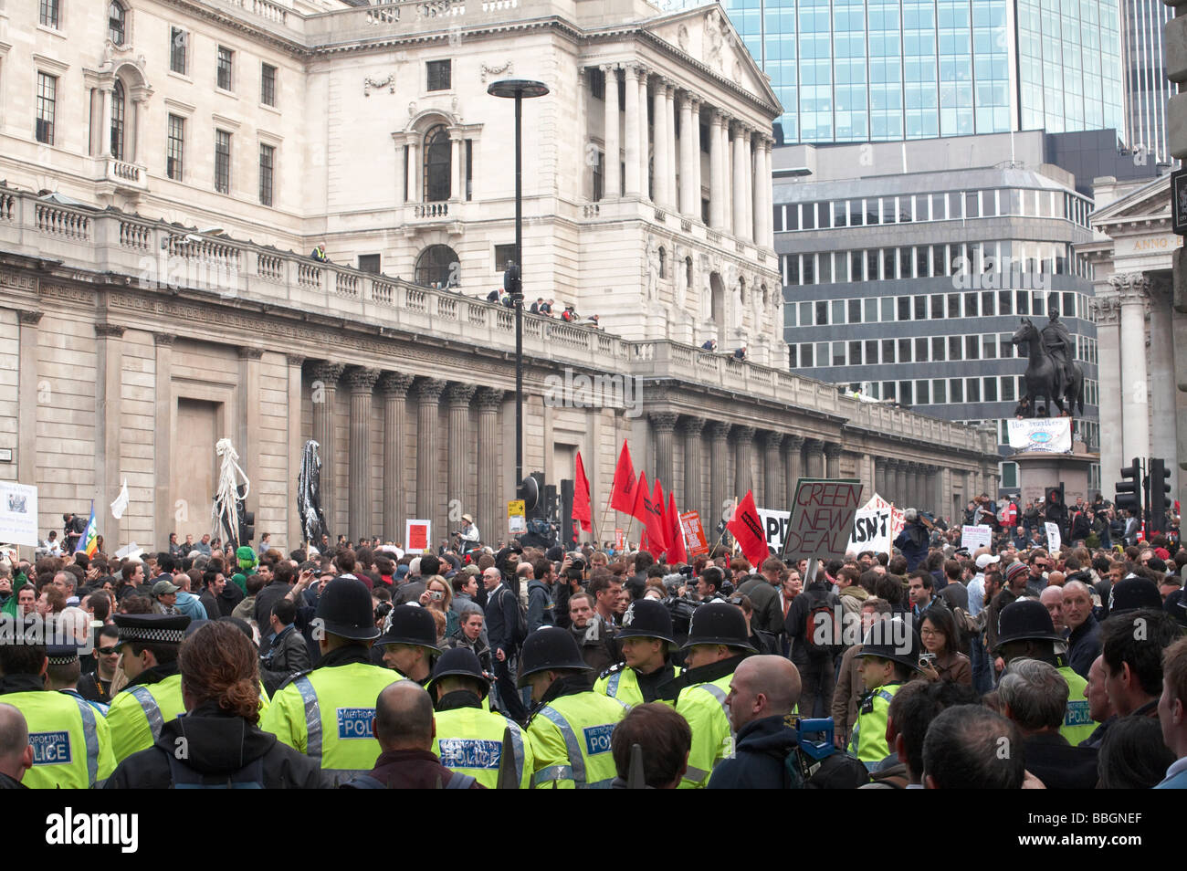 La Metropolitan Police in G20 proteste a Londra il 2 maggio 2009 England Regno Unito Foto Stock