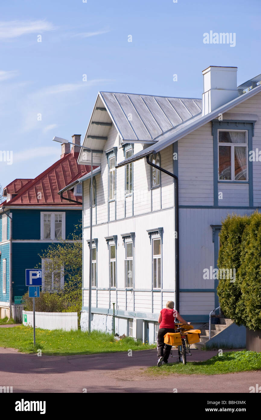 Street view e la tradizionale architettura in legno Mariehamn Aland in Finlandia Foto Stock
