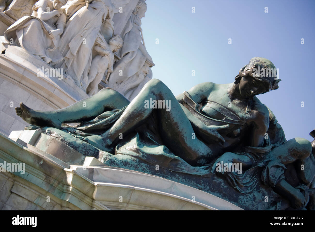 Dettaglio del Monumento Victoria fuori Buckingham Palace Foto Stock