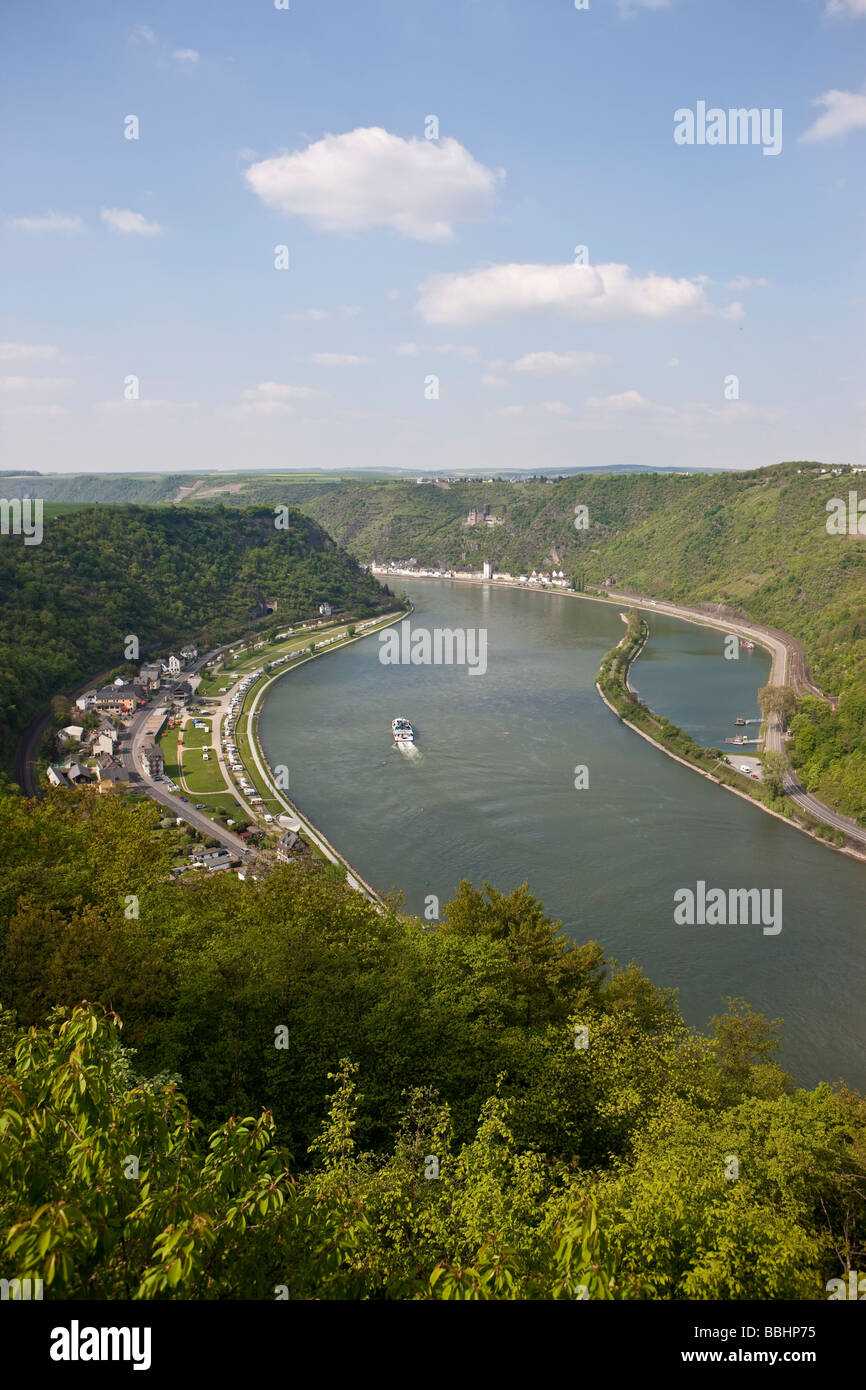 Vista da Lorelei belvedere sopra la curva del fiume Reno, a destra la roccia di Lorelei, Urbar, Rhein-Hunsrueck di Foto Stock