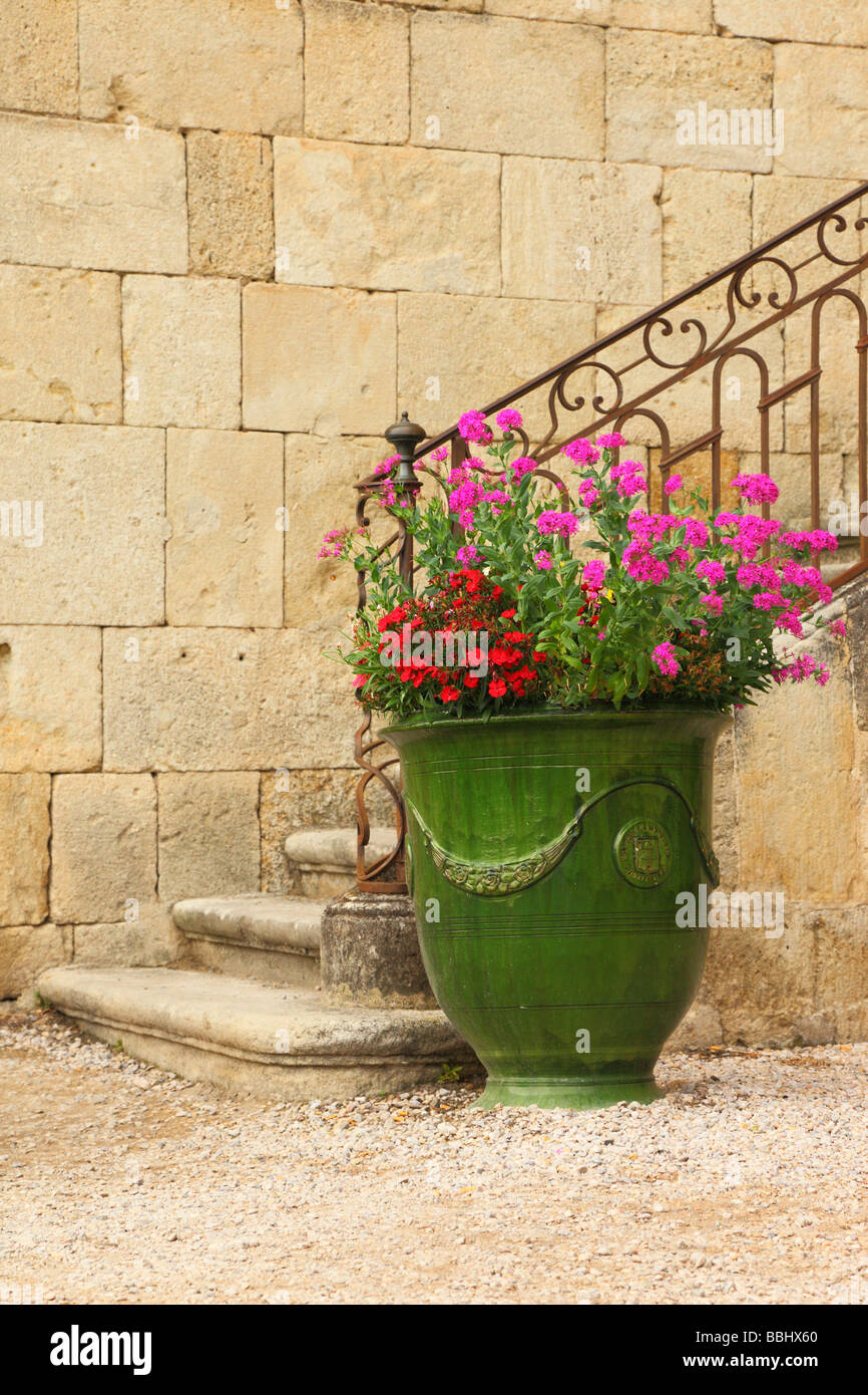 Vaso di fiori ex Arcivescovo Flower Garden Saint Nazaire Cathedral Beziers Herault Languedoc-Roussillon Francia Foto Stock