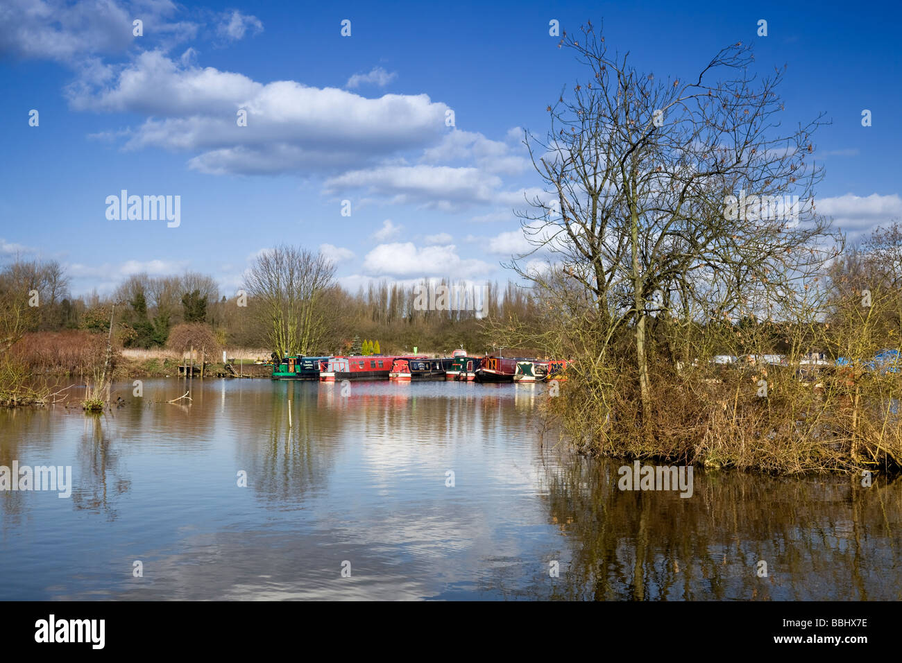 Regno Unito, Inghilterra, Greater London, Harefield Marina con barche a diga sul Grand Union Canal Foto Stock