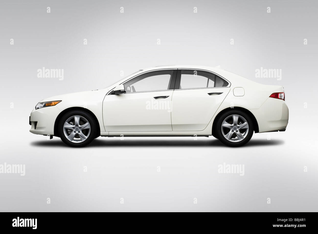 2009 Acura TSX IN BASE - Driver Profilo laterale Foto Stock