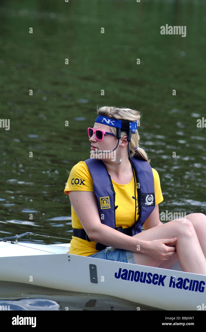 Ragazza cox in barca, Oxford University Estate Eights Foto Stock