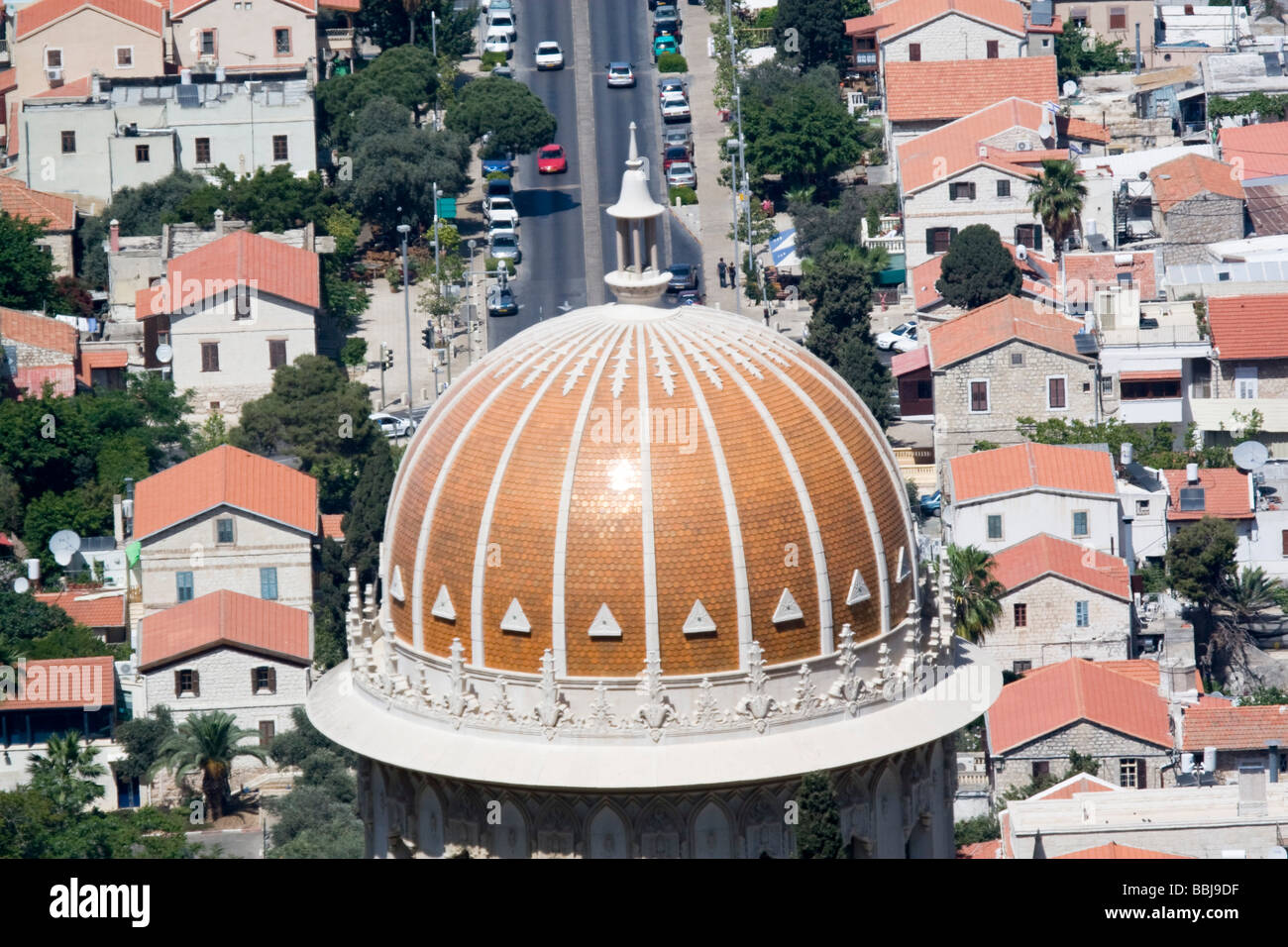 Israele Haifa Bahai Giardini la cupola dorata del Santuario del Bab Foto Stock