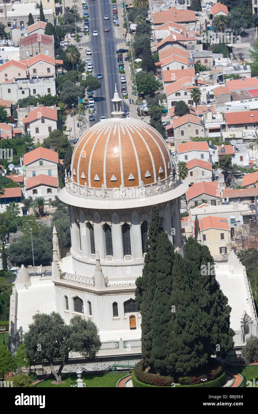 Israele Haifa Bahai Giardini la cupola dorata del Santuario del Bab Foto Stock