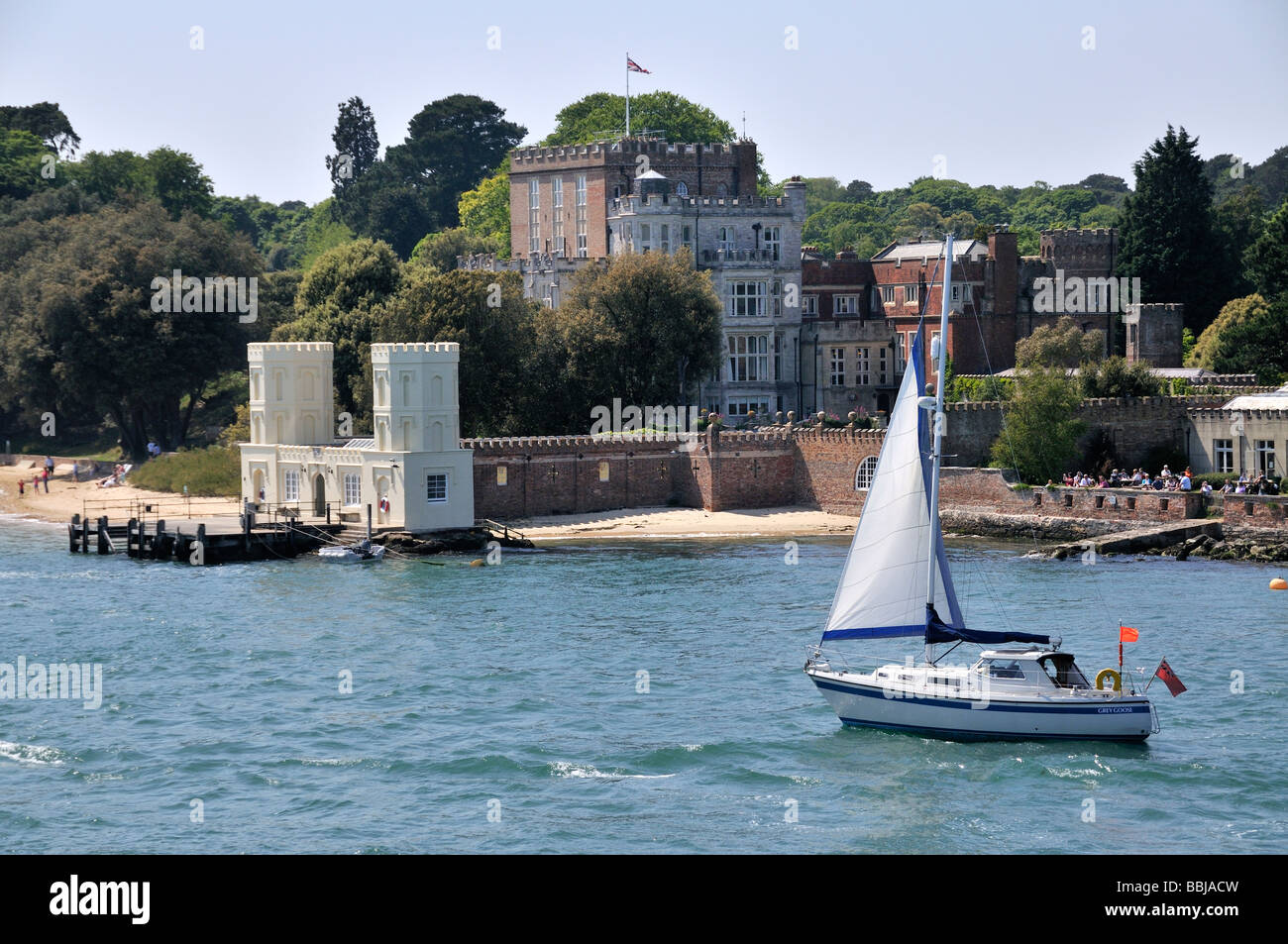 Brownsea Castle a Brownsea Island il porto di Poole REGNO UNITO guardando dall'acqua di navigazione Foto Stock