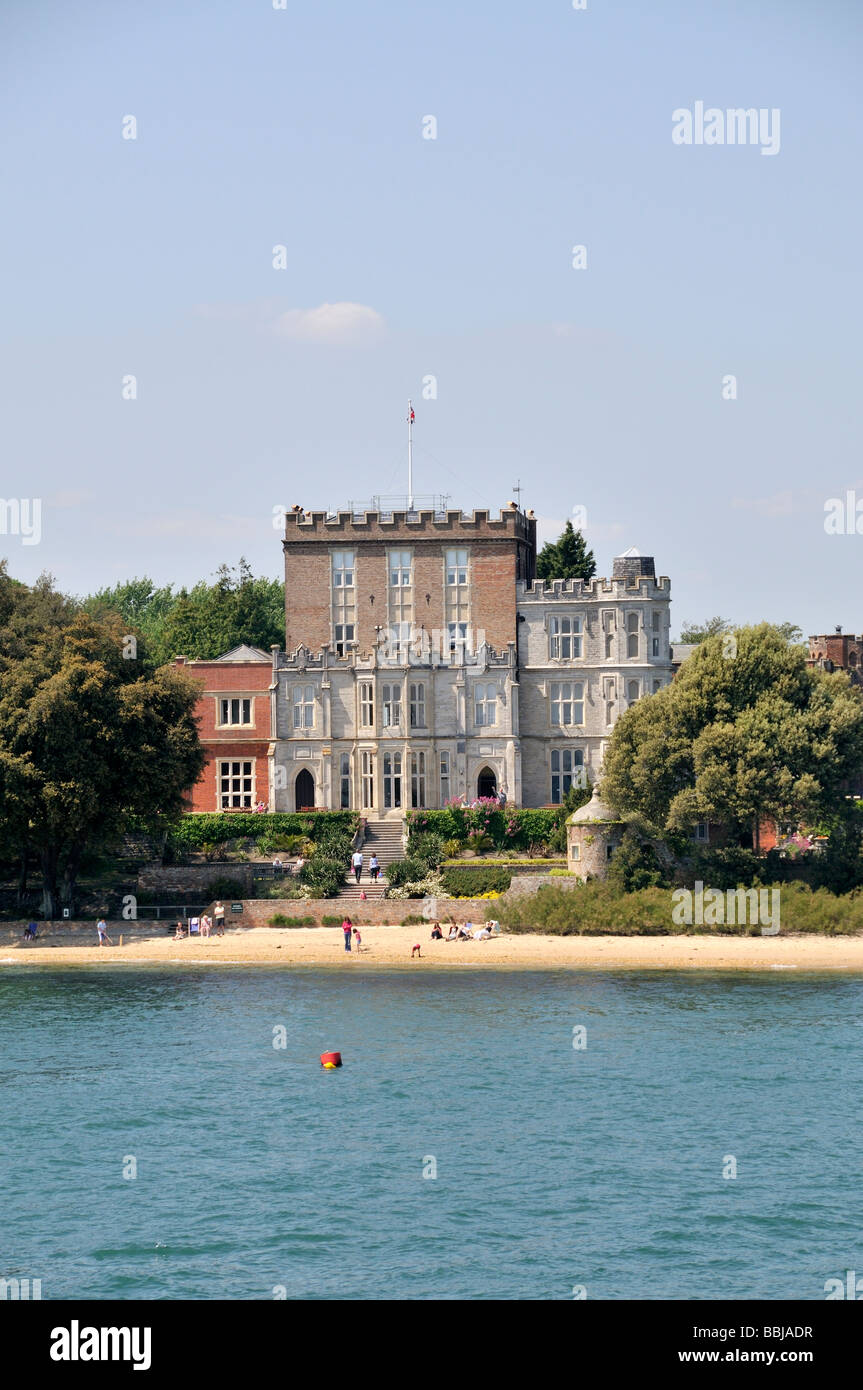 Brownsea Castle a Brownsea Island il porto di Poole REGNO UNITO guardando dall'acqua di navigazione Foto Stock