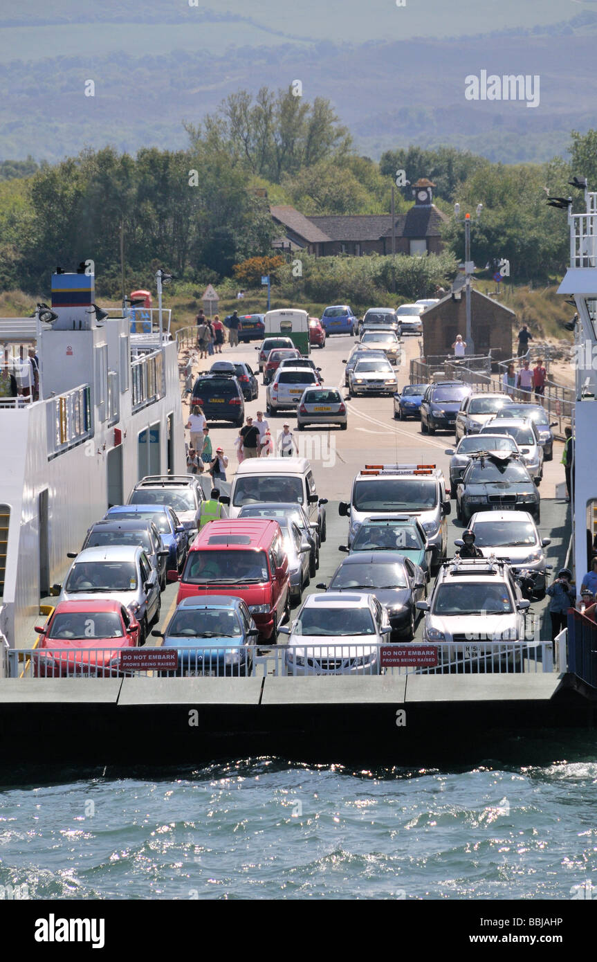 Barene Ferry una catena di veicolare il traghetto il porto di Poole Inghilterra incrocio tra barene e Studland Foto Stock