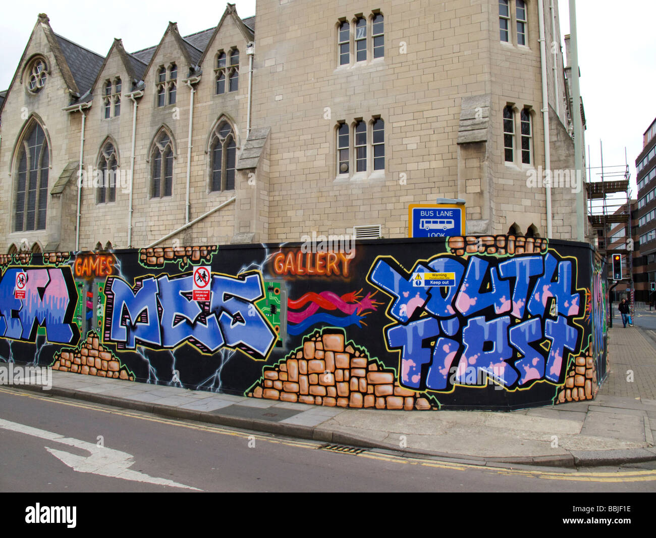 Swindon WILTSHIRE REGNO UNITO incaricato di arte dei graffiti nel Villaggio Ferroviario Foto Stock
