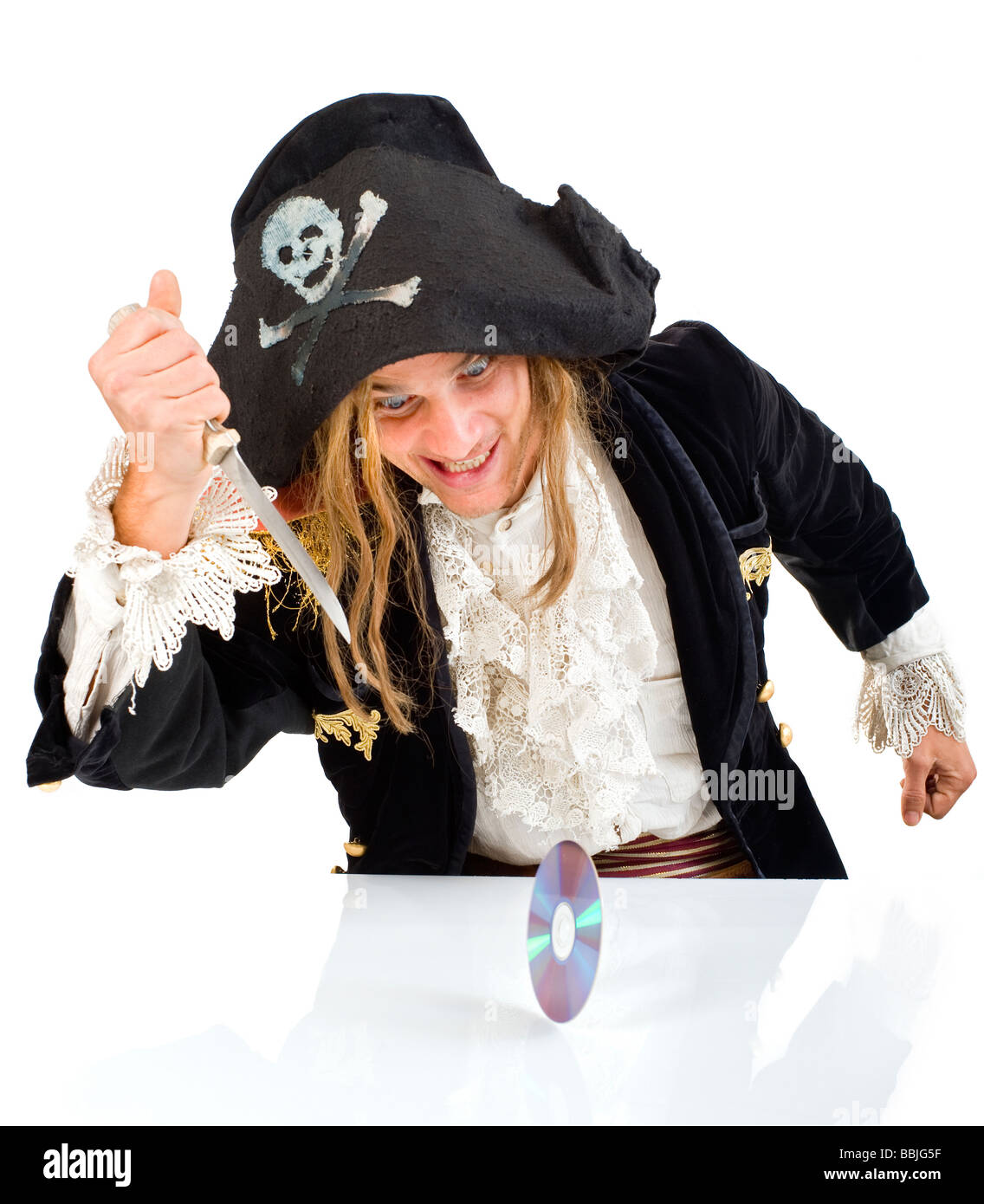 Pirate puntando un coltello a CD Foto Stock